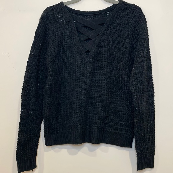 Cross-cross back detail black sweater - Picture 5 of 7